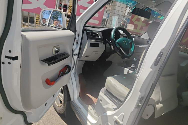 Used Jinbei New Hiace X30L 2018 1.5L Wealth Edition DLCG14 Driver Seat