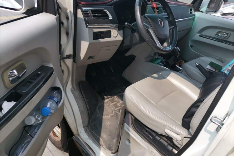Used Jinbei New Hiace X30L 2018 1.5L Box Truck Business Edition DLCG14 Driver Seat
