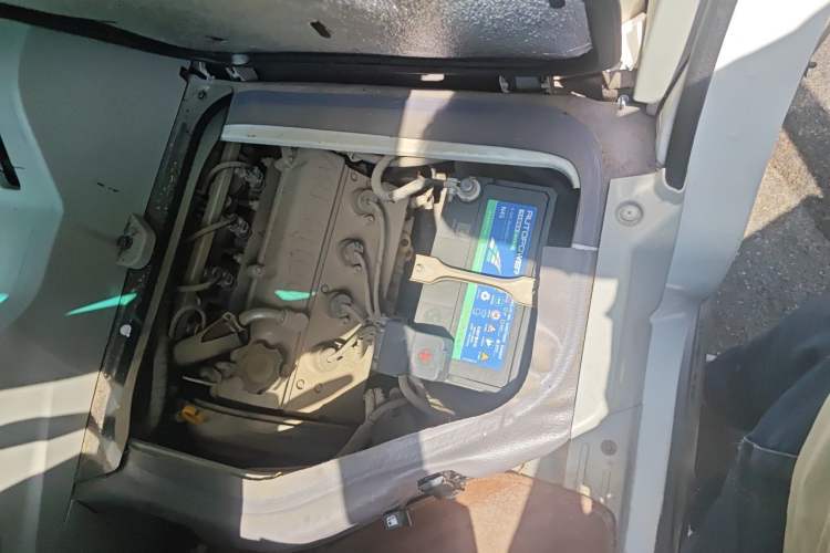 Used Jinbei New Hiace X30L 2018 1.5L Wealth Edition DLCG14 Engine Bay Left