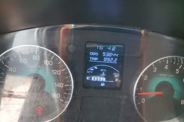 Used Jinbei New Hiace X30L 2018 1.5L Box Truck Business Edition DLCG14 Odometer Close Up
