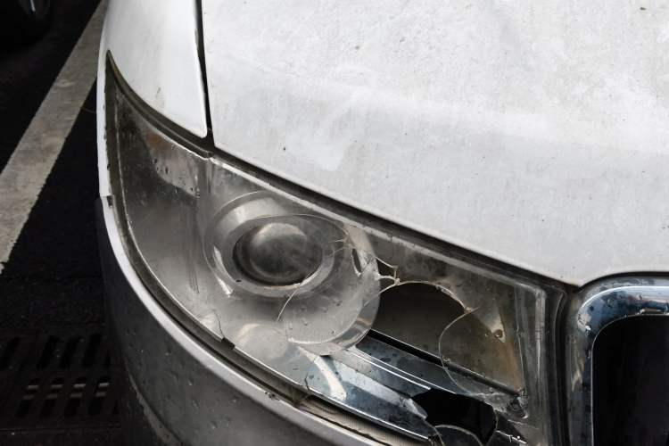 Used Jinbei New Hiace X30L 2018 1.5L Box Truck Wealth Edition DLCG14 Right Front Headlight