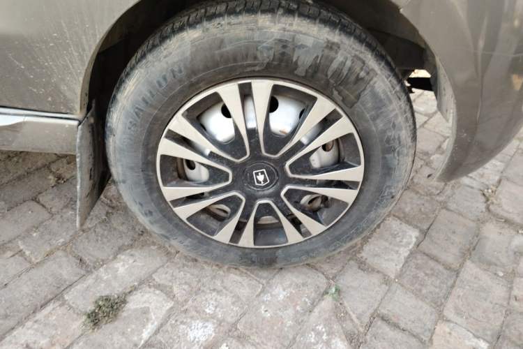 Used Jinbei New Hiace X30L 2018 1.5L Box Truck Wealth Edition DLCG14 Right Front Wheel Hub