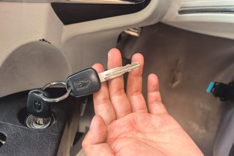 Used Jinbei New Hiace X30L 2018 1.5L Wealth Edition DLCG14 Vehicle Key