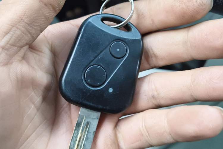 Used Jinbei New Hiace X30L 2018 1.5L Box Truck Wealth Edition DLCG14 Vehicle Key