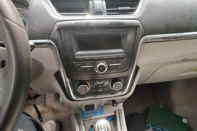 Used Jinbei New Hiace X30L 2018 1.5L Wealth Edition DLCG14 Audio And AC Panel