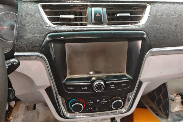Used Jinbei New Hiace X30L 2018 1.5L Wealth Edition DLCG14 Audio And AC Panel