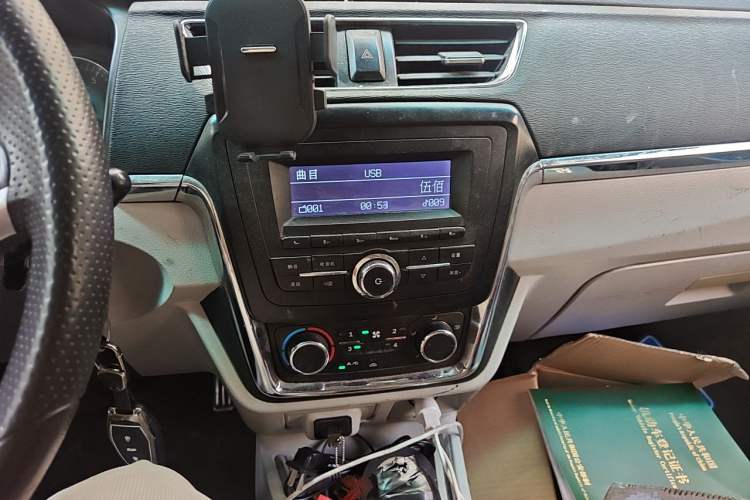 Used Jinbei New Hiace X30L 2018 1.5L Box Truck Wealth Edition DLCG14 Audio And AC Panel