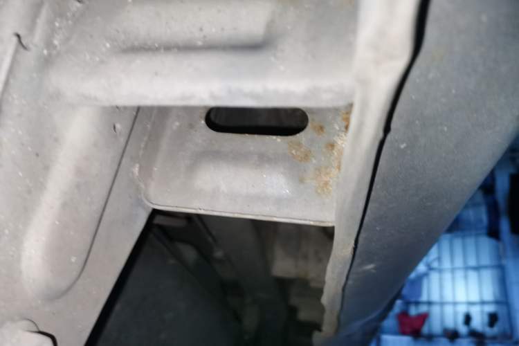Used Jinbei New Hiace X30L 2018 1.5L Wealth Edition DLCG14 Chassis Rear Right