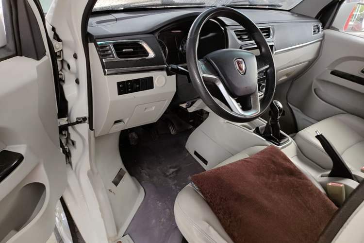 Used Jinbei New Hiace X30L 2018 1.5L Wealth Edition DLCG14 Driver Seat