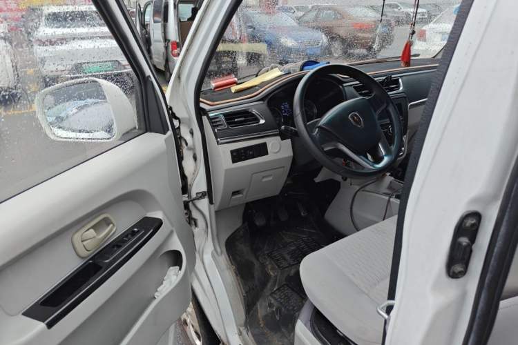 Used Jinbei New Hiace X30L 2018 1.5L Wealth Edition DLCG14 Driver Seat