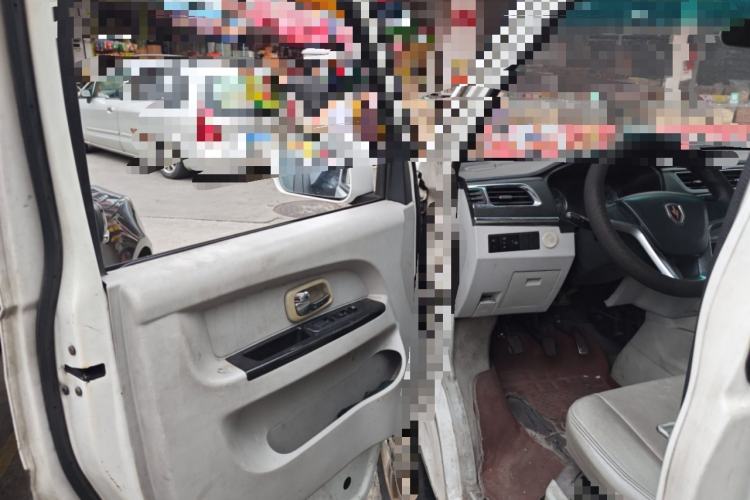 Used Jinbei New Hiace X30L 2018 1.5L Box Truck Business Edition DLCG14 Driver Seat