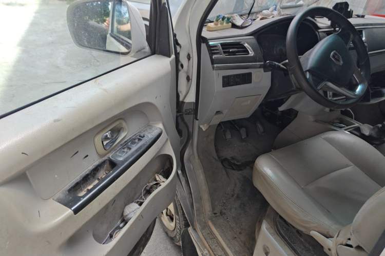 Used Jinbei New Hiace X30L 2018 1.5L Wealth Edition DLCG14 Driver Seat
