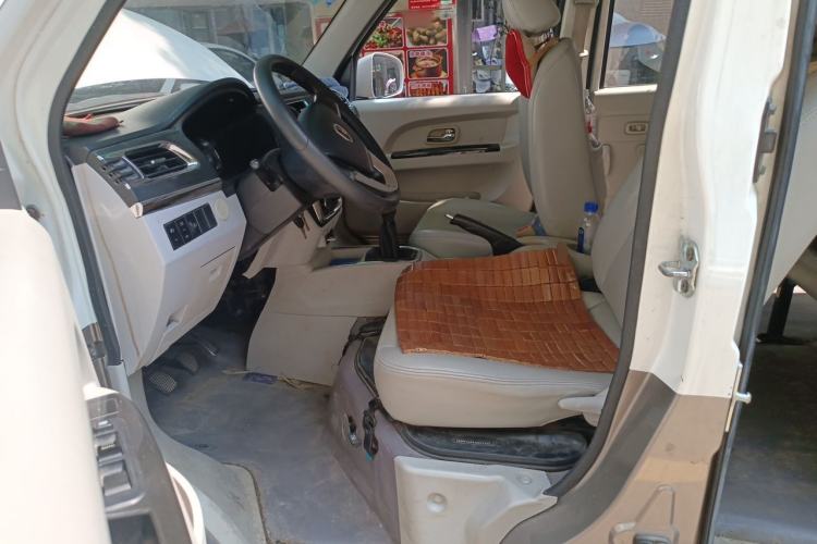 Used Jinbei New Hiace X30L 2018 1.5L Box Truck Wealth Edition Natural Gas DLCG14 Driver Seat