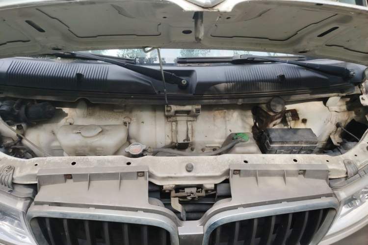 Used Jinbei New Hiace X30L 2018 1.5L Wealth Edition DLCG14 Engine Bay