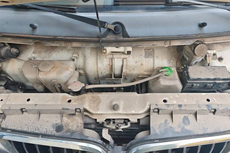 Used Jinbei New Hiace X30L 2018 1.5L Wealth Edition DLCG14 Engine Bay
