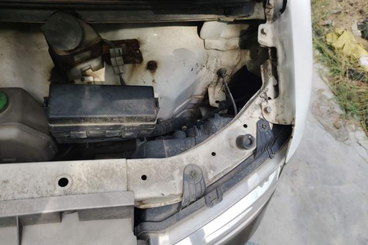 Used Jinbei New Hiace X30L 2018 1.5L Wealth Edition DLCG14 Engine Bay Left