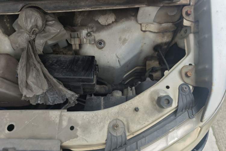 Used Jinbei New Hiace X30L 2018 1.5L Wealth Edition DLCG14 Engine Bay Left
