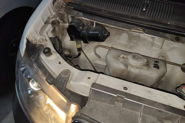Used Jinbei New Hiace X30L 2018 1.3L Business Edition DLCG12 Engine Bay Right