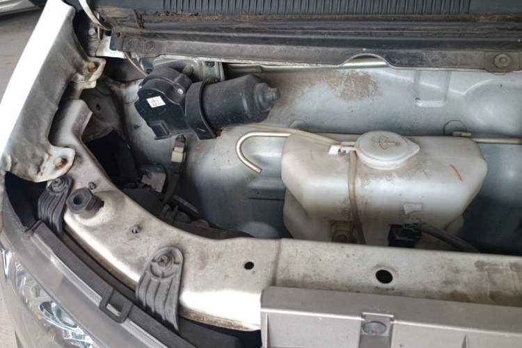 Used Jinbei New Hiace X30L 2018 1.5L Wealth Edition DLCG14 Engine Bay Right