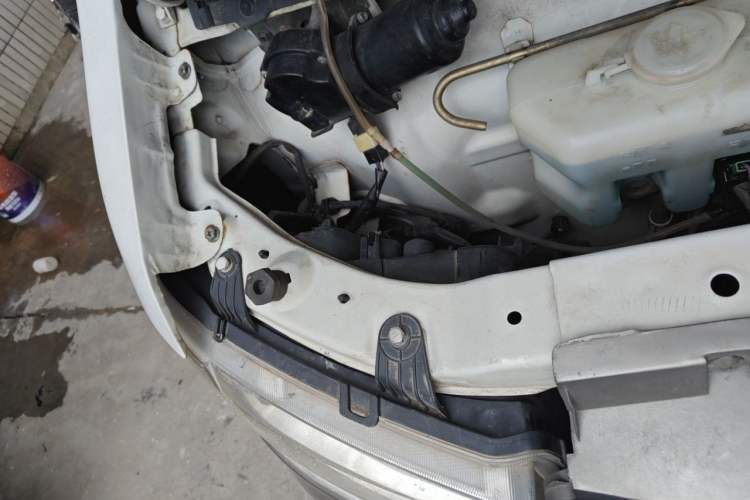 Used Jinbei New Hiace X30L 2018 1.5L Wealth Edition DLCG14 Engine Bay Right