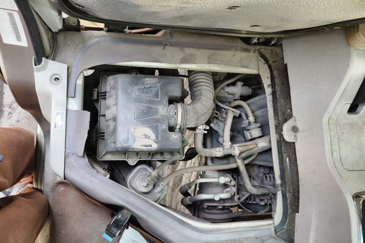 Used Jinbei New Hiace X30L 2018 1.5L Box Truck Wealth Edition DLCG14 Engine Bay Right