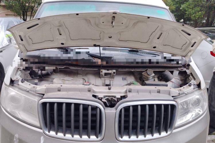 Used Jinbei New Hiace X30L 2018 1.3L Wealth Edition DLCG12 Engine Bay