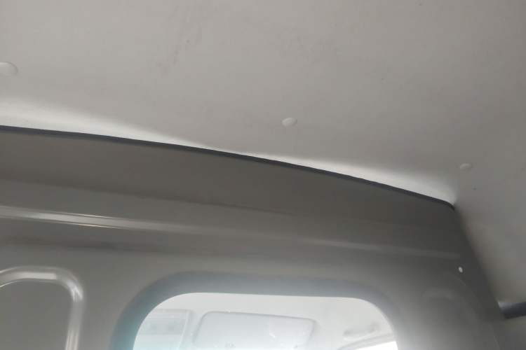 Used Jinbei New Hiace X30L 2018 1.5L Box Truck Wealth Edition Natural Gas DLCG14 Headliner