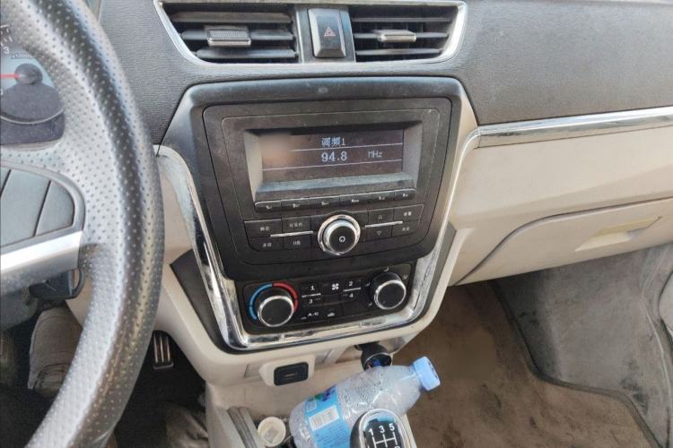 Used Jinbei New Hiace X30L 2018 1.5L Wealth Edition DLCG14 Interior 3