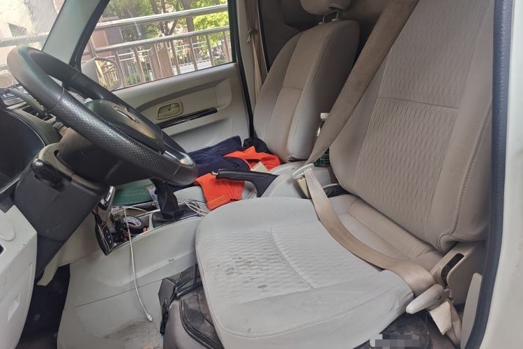 Used Jinbei New Hiace X30L 2018 1.5L Box Truck Wealth Edition DLCG14 Left Front Seat