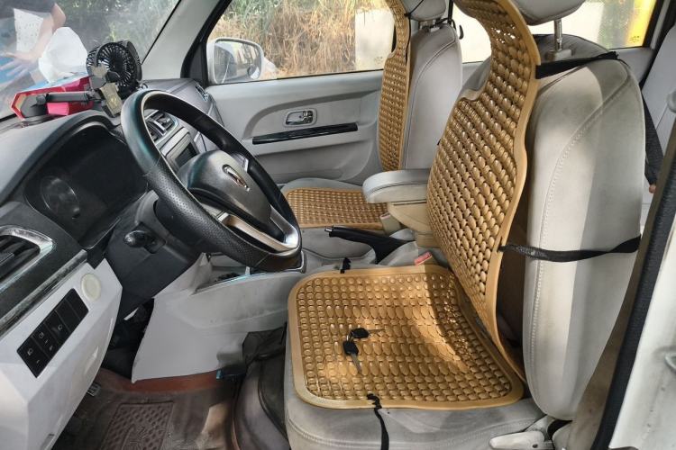 Used Jinbei New Hiace X30L 2018 1.5L Box Truck Wealth Edition DLCG14 Left Front Seat