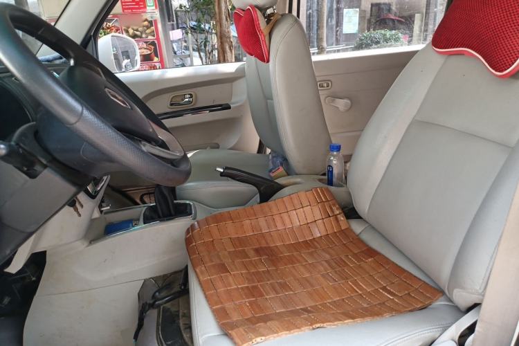 Used Jinbei New Hiace X30L 2018 1.5L Box Truck Wealth Edition Natural Gas DLCG14 Left Front Seat