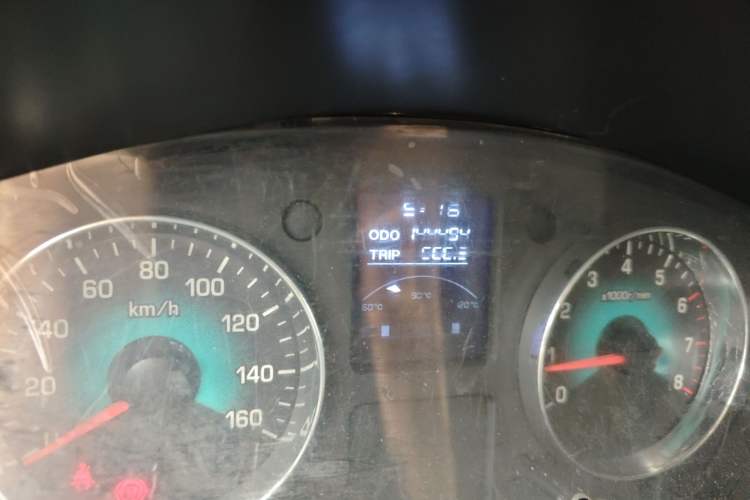 Used Jinbei New Hiace X30L 2018 1.5L Box Truck Business Edition DLCG14 Odometer Close Up