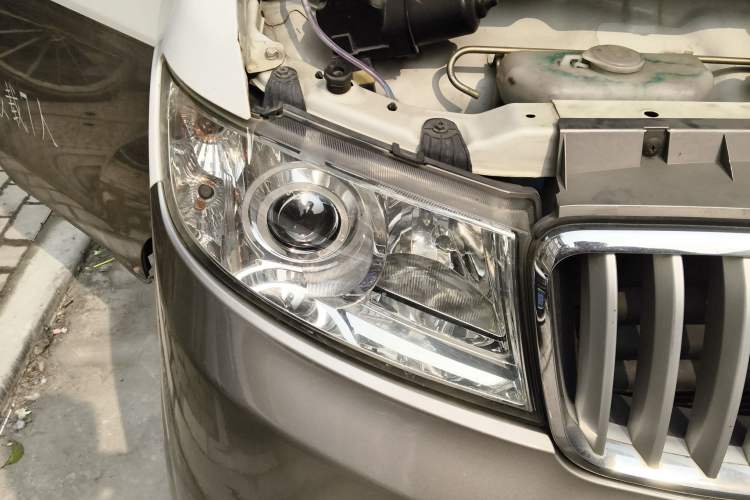 Used Jinbei New Hiace X30L 2018 1.5L Business Edition DLCG14 Right Front Headlight