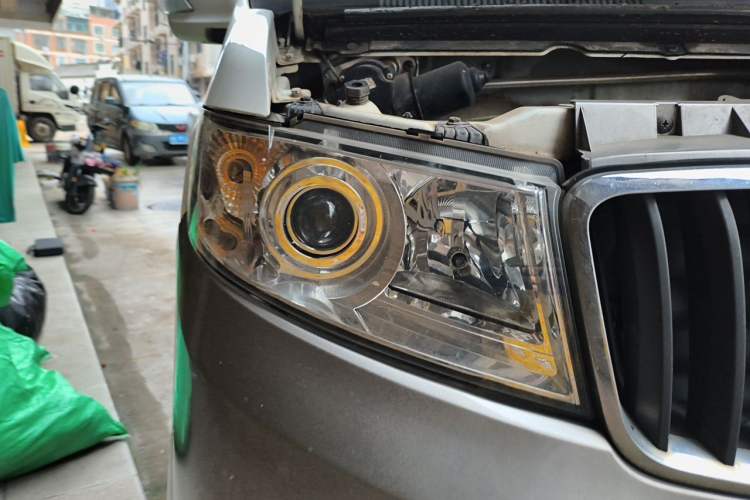 Used Jinbei New Hiace X30L 2018 1.5L Wealth Edition DLCG14 Right Front Headlight