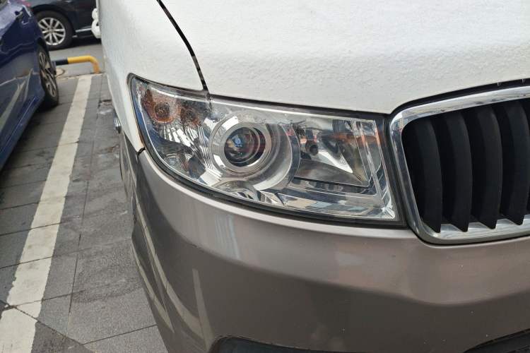 Used Jinbei New Hiace X30L 2018 1.5L Wealth Edition DLCG14 Right Front Headlight