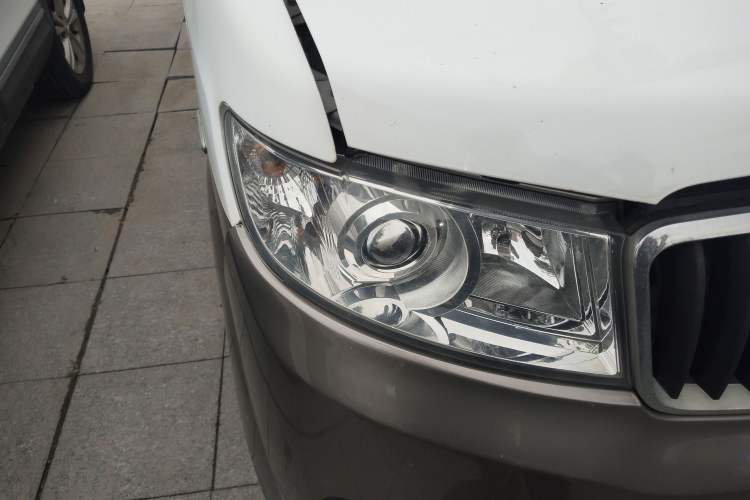 Used Jinbei New Hiace X30L 2018 1.5L Box Truck Wealth Edition DLCG14 Right Front Headlight