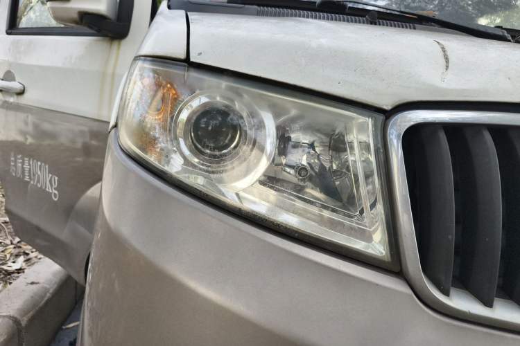 Used Jinbei New Hiace X30L 2018 1.5L Box Truck Wealth Edition DLCG14 Right Front Headlight
