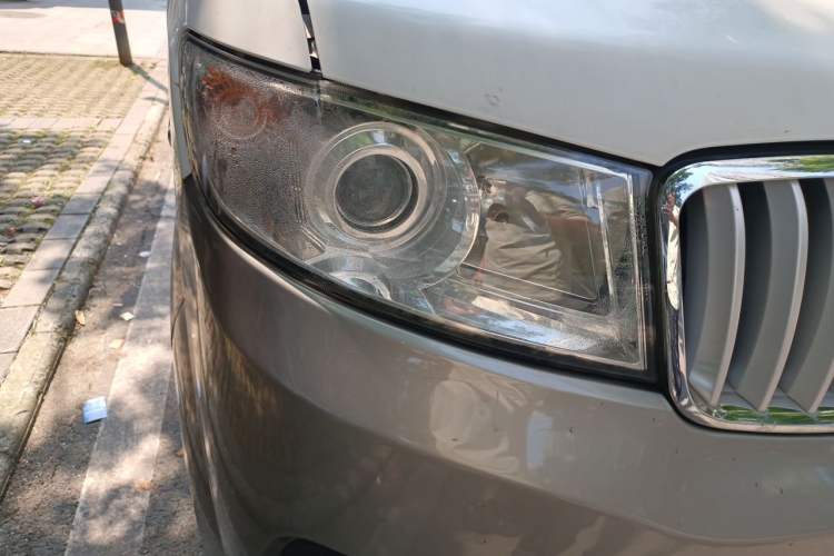 Used Jinbei New Hiace X30L 2018 1.5L Box Truck Wealth Edition Natural Gas DLCG14 Right Front Headlight