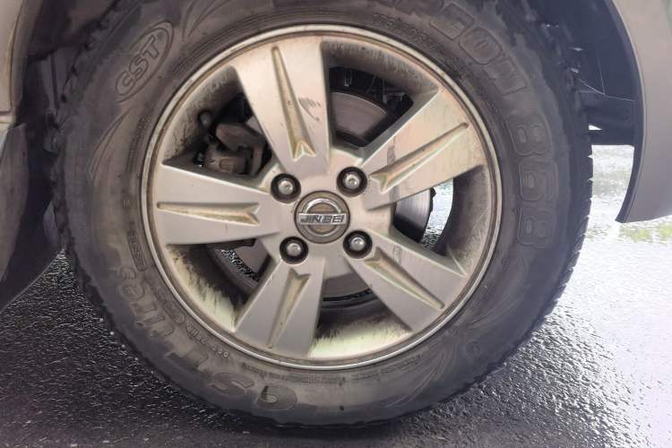 Used Jinbei New Hiace X30L 2018 1.5L Business Edition DLCG14 Right Front Wheel Hub