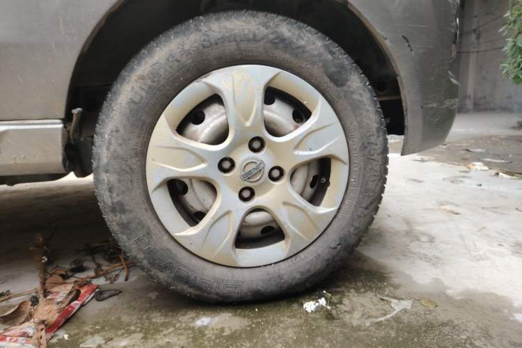 Used Jinbei New Hiace X30L 2018 1.5L Wealth Edition DLCG14 Right Front Wheel Hub
