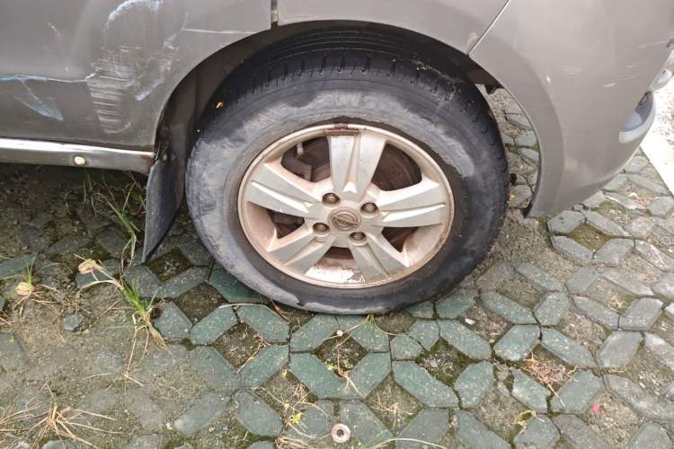 Used Jinbei New Hiace X30L 2018 1.5L Wealth Edition DLCG14 Right Front Wheel Hub