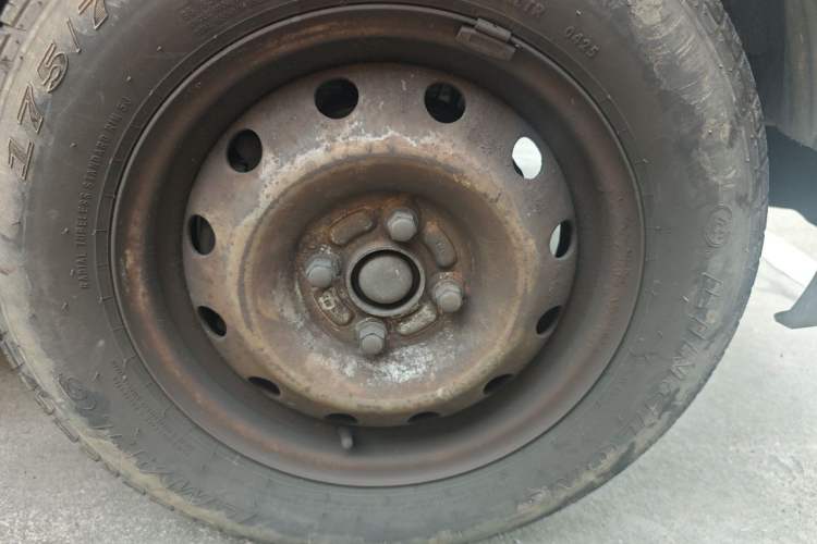 Used Jinbei New Hiace X30L 2018 1.5L Wealth Edition DLCG14 Right Front Wheel Hub