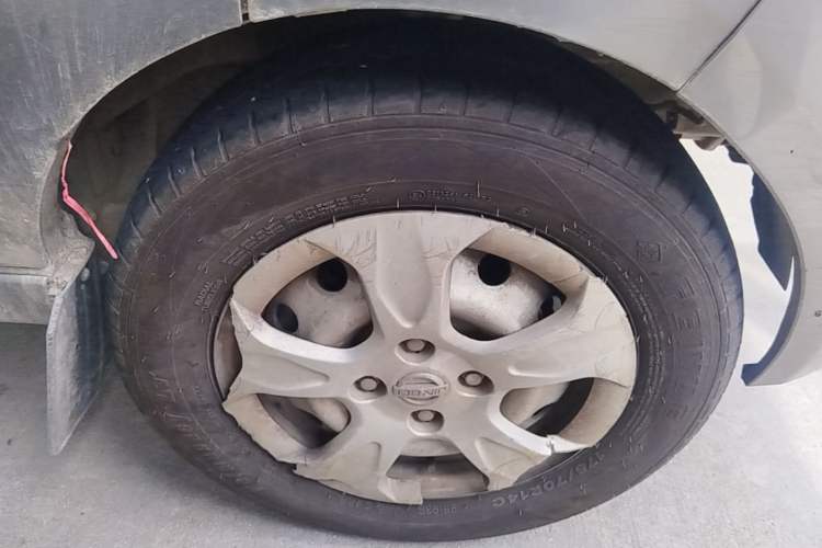 Used Jinbei New Hiace X30L  Right Front Wheel Hub