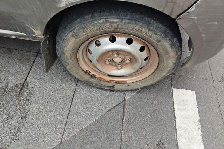 Used Jinbei New Hiace X30L 2018 1.5L Wealth Edition DLCG14 Right Front Wheel Hub