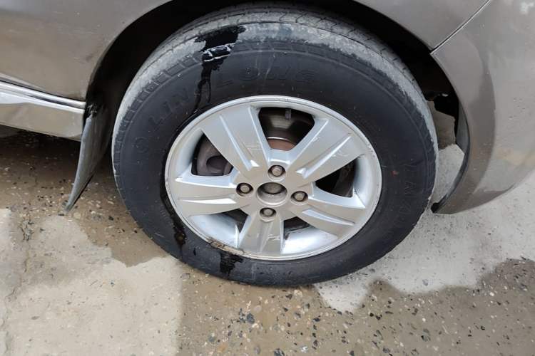 Used Jinbei New Hiace X30L 2018 1.5L Wealth Edition DLCG14 Right Front Wheel Hub