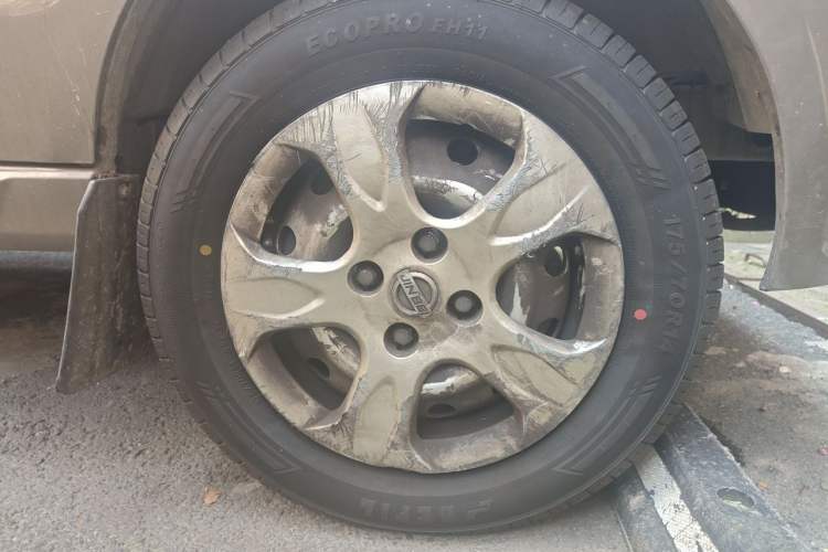 Used Jinbei New Hiace X30L 2018 1.5L Box Truck Wealth Edition DLCG14 Right Front Wheel Hub