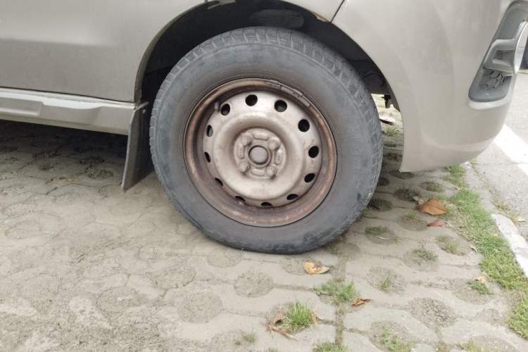 Used Jinbei New Hiace X30L 2018 1.3L Wealth Edition DLCG12 Right Front Wheel Hub