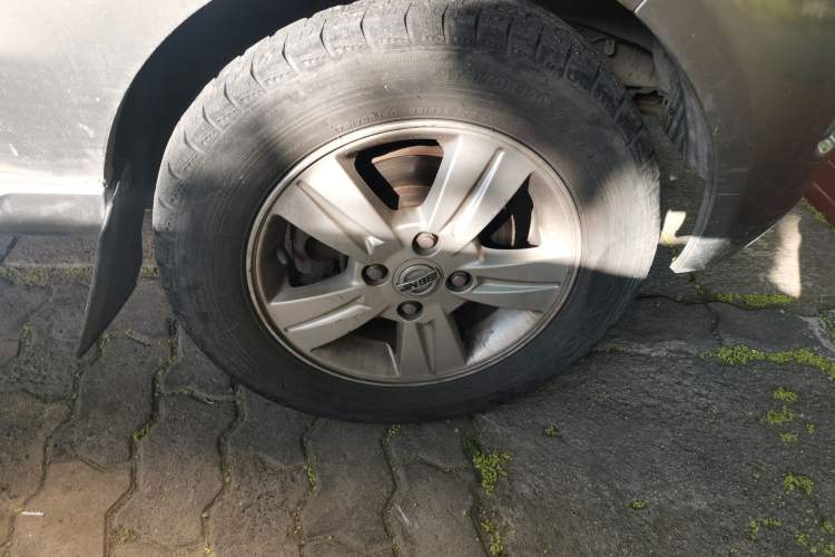 Used Jinbei New Hiace X30L 2018 1.5L Business Edition DLCG14 Right Front Wheel Hub
