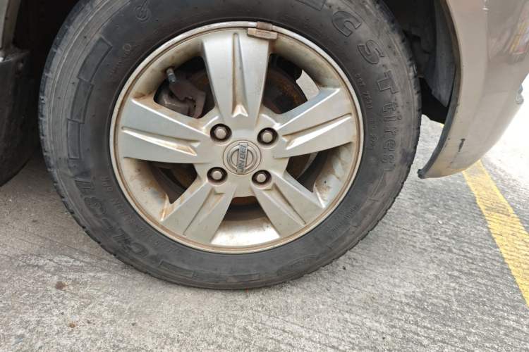 Used Jinbei New Hiace X30L 2018 1.5L Box Truck Business Edition DLCG14 Right Front Wheel Hub