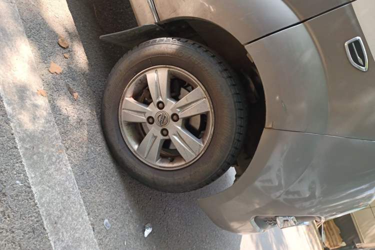 Used Jinbei New Hiace X30L 2018 1.5L Box Truck Wealth Edition Natural Gas DLCG14 Right Front Wheel Hub